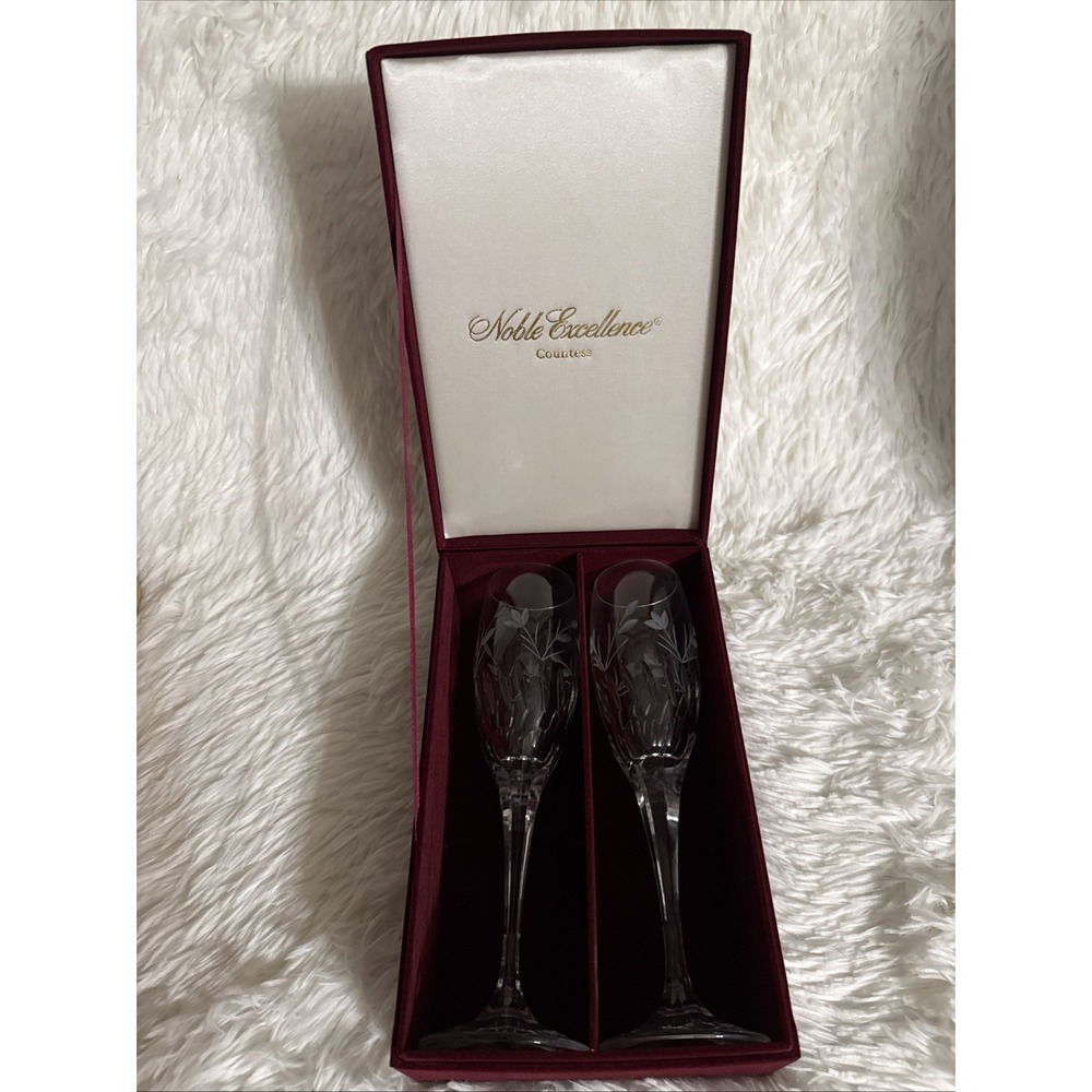 Noble Excellence Countess Crystal Champagne Flutes Etched Floral Set Velvet Box